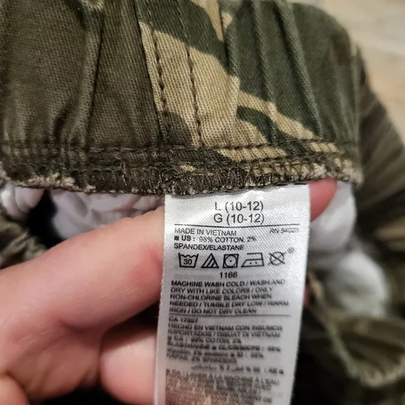 Old Navy Camo Cargo Shorts Big Boys Size Large 10-12 - Picture 5 of 6